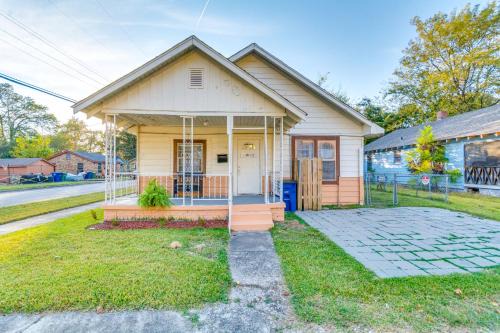 North Little Rock Apartment | 4 Mi to Dtwn Little Rock Studio with Porch