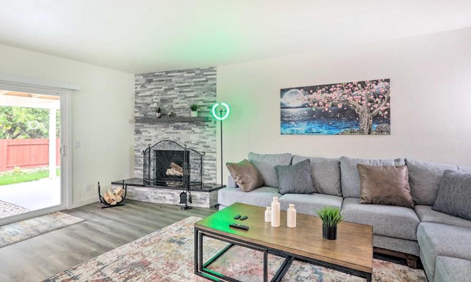 Reno/Tahoe Airport House | 4 Mi to Dtwn Reno Sleek Family Retreat!