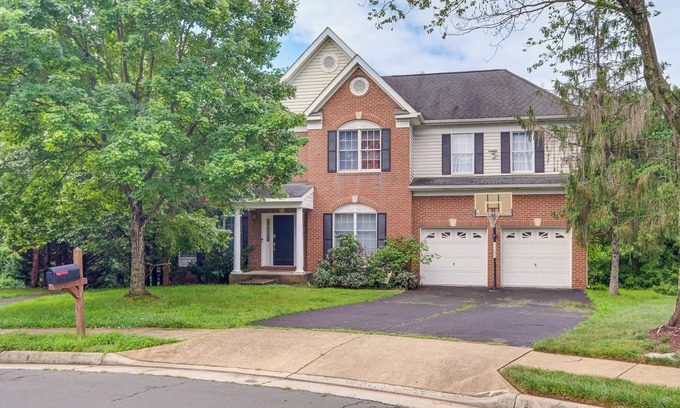 Herndon House | 4 Mi to Dulles Airport: Spacious D.C. Area Home