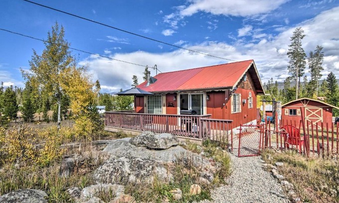 Grand Lake House | 4 Mi to Grand Lake Mtn-View Cabin with Fire Pit!