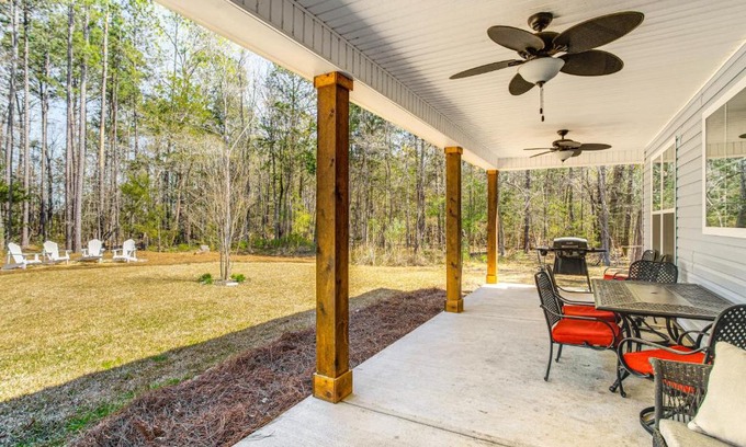 Chapin House | 4 Mi to Marina and Boat Ramp Lake Murray Getaway!
