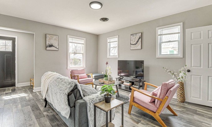 Parkville Apartment | 4 Mi to Universities: Quaint Parkville Apartment!