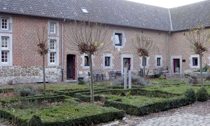 Richelle Apartment | 4-person apartment Cour D Aix