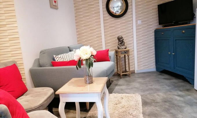 Faye-d'Anjou House | 4-person gîte with spa and sauna near Angers