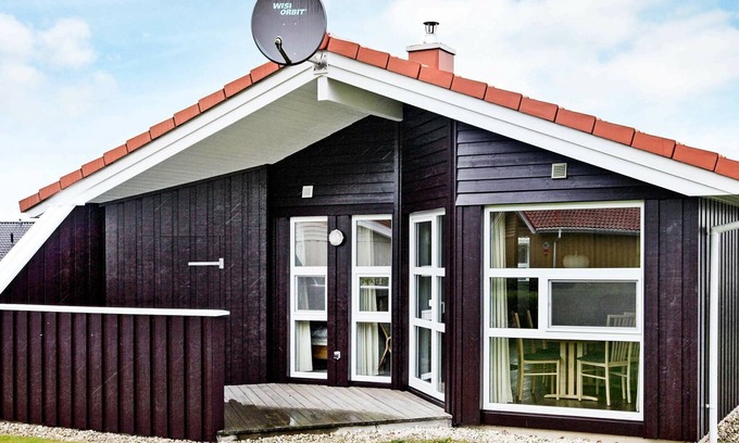 Lensterstrand House | 4 person holiday home in GROEMITZ