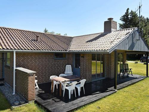 Henne House | 4 person holiday home in Henne-By Traum