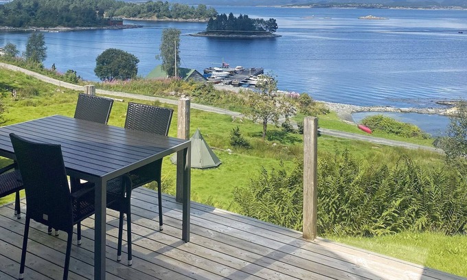 Lindas House | 4 person holiday home in LINDÅS-By Traum