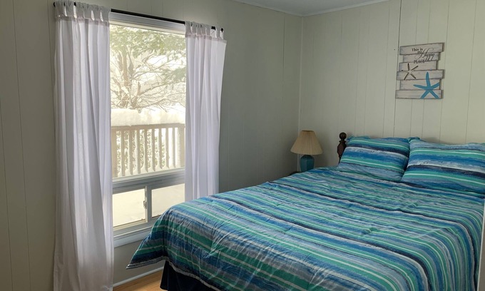 Dunchurch Cottage | 4 Season Cottage on pristine Whitestone lake!