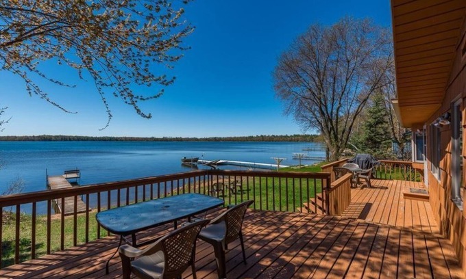 Nisswa Cabin | 4 Seasons availability, Level elevation, lake front cabin WiFi, Heat, AC