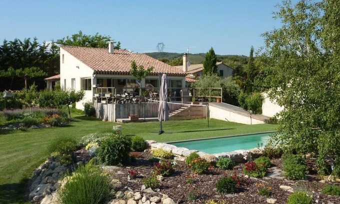 Lambesc Cottage | 4-star gîte in Provence