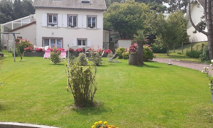 Ver-sur-Mer Cottage | 4-star gite renovated in 2024 quiet 200m from the beach PMR-equipped
