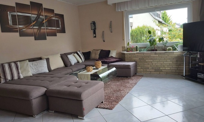 Mensfelden House | 4 Sterne Ferienhaus Wohnung Zum Mensfelder Kopf im 1. Stock mit 4 Schlafzimmern