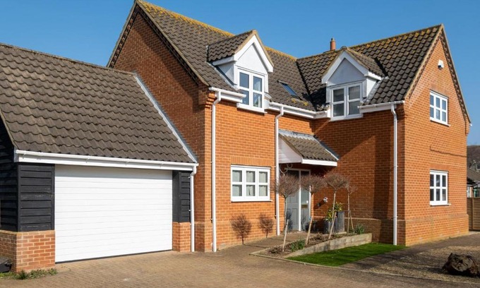 Aldeburgh House | 4 The Birches - Aldeburgh Coastal Cottages