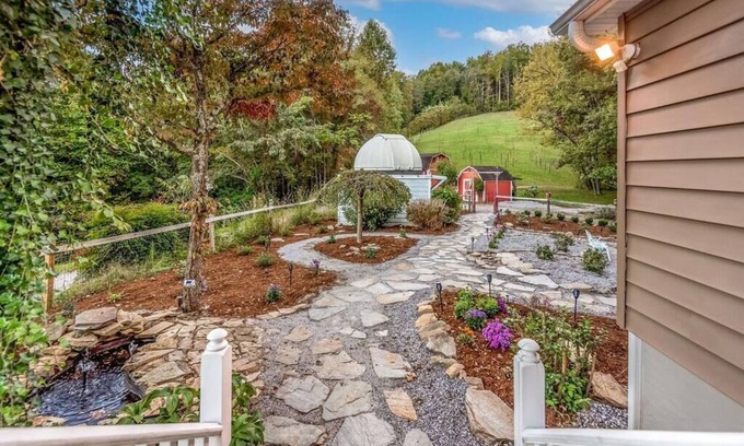 Moravian Falls House | 40 Acres w/Waterfalls, Vineyard, Stream, 5 bedroom