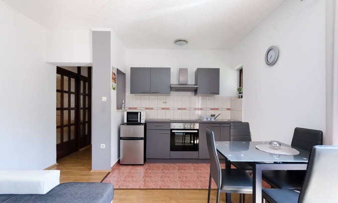 Rab Town Apartment | 40 m² Apartment ∙ 1 bedroom ∙ 3 guests