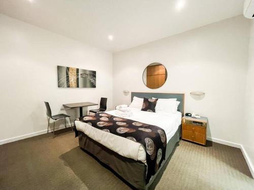 Adelaide Central Business District Apartment | 410/247 studio gouger st Ex hotel room in city