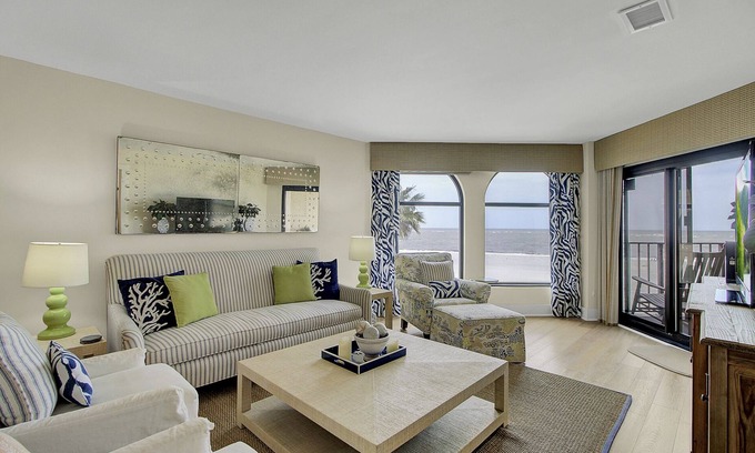 Isle of Palms Apartment | 417 Seascape by AvantStay | Beachfront Condo w/Communal Pool Access