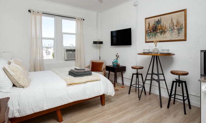 Westlake Apartment | 420-Friendly Studio Near Downtown LA