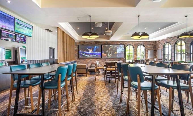 Carrum Downs Hotel | 45 m² Hotel ∙ 8 guests