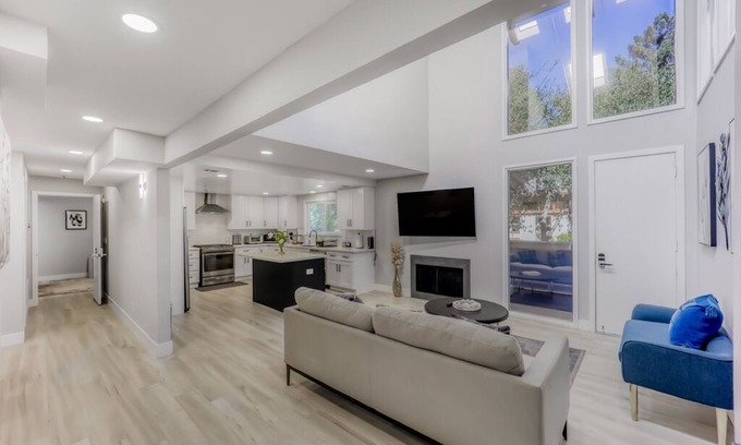 Menlo Park House | 497-Upscale Home w/AC & Patio near Meta & Stanford