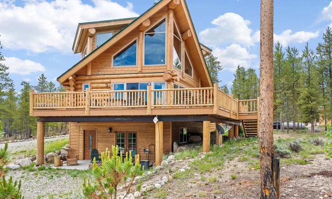 Twin Lakes Cabin | 4BD Log Home in Twin Lakes, Amazing Views, Pets OK