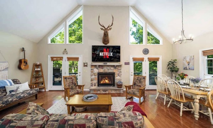 Rowland Ski Chalet | 4BDRM * Games * Family Frndly* Fire Pit * Masthope