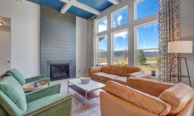 Monument House | 4BR Mountain views - Pool Table