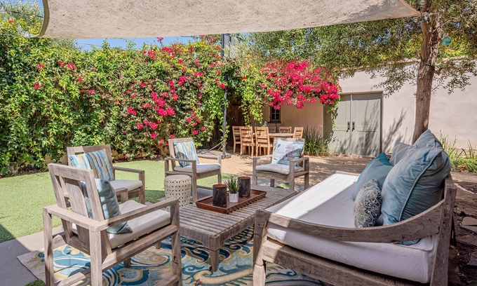 Mid-Wilshire House | 4BR Secluded Spanish Oasis in the Heart of Los Angeles