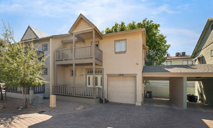 Tempe Condo | 4BR Tempe Retreat. Walk to ASU & Mill Ave.