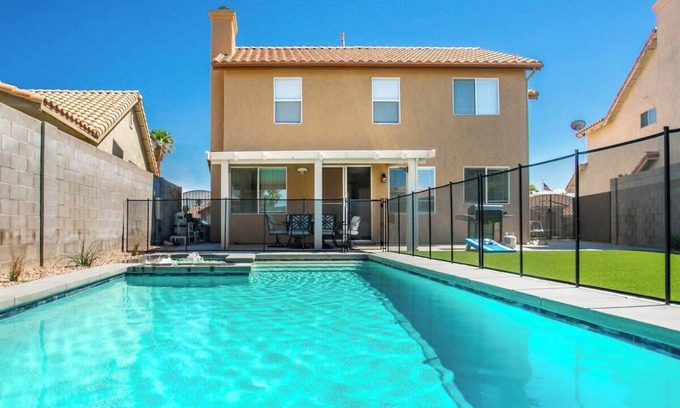 Foothills House | 4BR Vegas Home w/NEW Pool & Spa! Oasis of Luxury