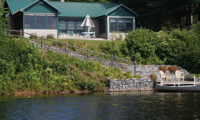 Wells House | 4Season home/dog friendly/no added cleaning fees/plenty of parking/fire pit