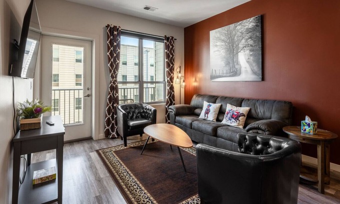 Downtown Louisville Apartment | 4th Street Suites - Stunning King Bed Suite