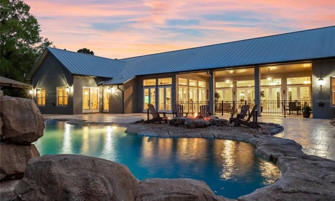 Sanford Villa | 5 Acre Estate Modern Farmhouse