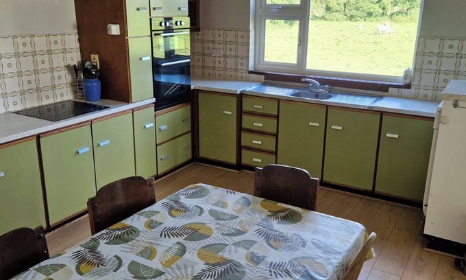 Baconstown House | 5 Bed House Sleeps 10 - 40 Minutes from Dublin