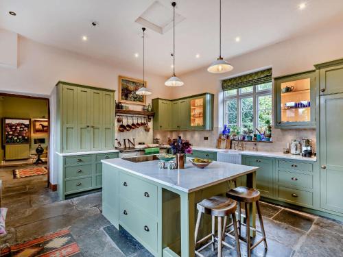 Fitzhead House | 5 Bed in Fitzhead 95570