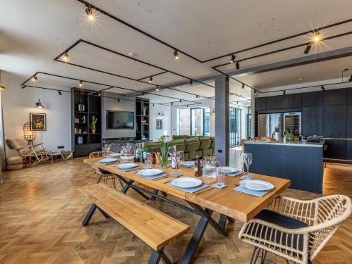 Westleigh House | 5 Bed in Westward Ho 78690