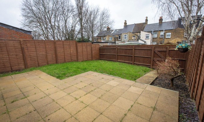 Aylesford House | 5-bed Modern & luxurious house
