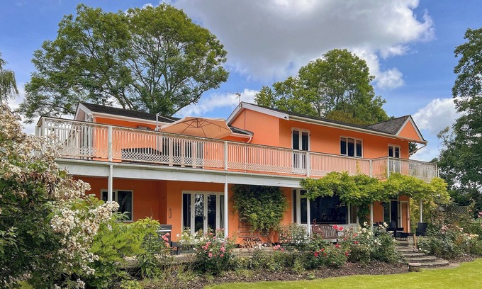 Geldeston Cottage | 5 bedroom accommodation in Geldeston, near Beccles