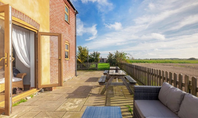 Sea Palling Cottage | 5 bedroom accommodation in Sea Palling, near Happisburgh