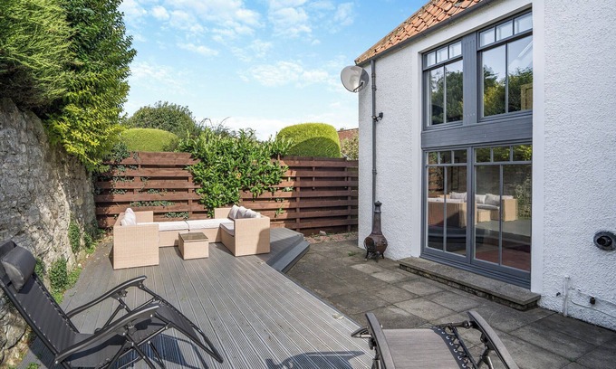 Pitlessie Cottage | 5 bedroom accommodation in Pitlessise, near Cupar