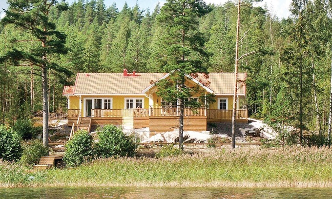 Segmon House | 5 bedroom awesome home in Segmon
