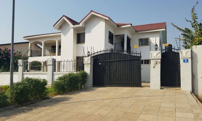 Nungua House | 5 BEDROOM HOUSE IN COMMUNITY 20, GREATER ACCRA , TEMA OFF THE SPINTEX ROAD