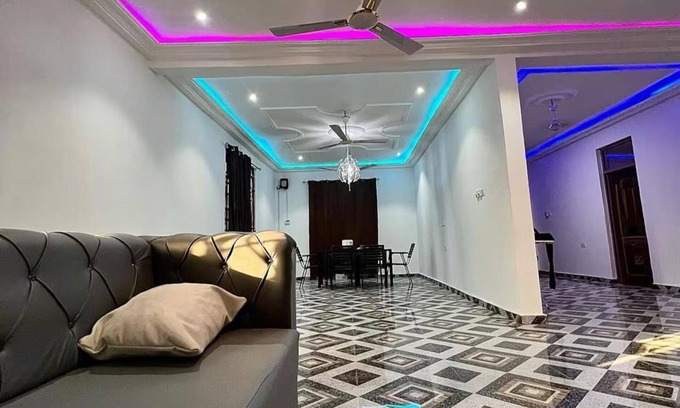 Nopendaw House | 5 Bedroom House Sleeps 12 -balcony -hired Security