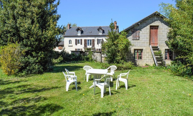 Miossens-Lanusse House | 5 bedroom nice home in Miossens Lanusse