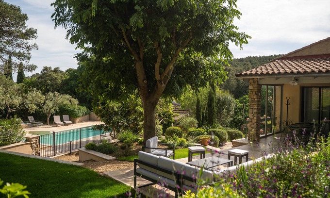 Garrigues Villa | 5 bedroom villa with swimming pool, garden, terrace in South of France (Nîmes).