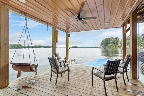 Henrico House | 5 Bedroom Waterfront Home on LKG