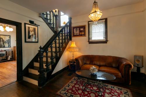 Cuyler - Brownsville House | 5 BR Downtown Savannah GA