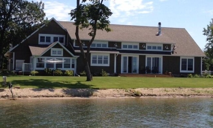 Alexandria House | 5 BR Lakefront Home On Beautiful Lake Ida - Family Fun Or Executive Retreat