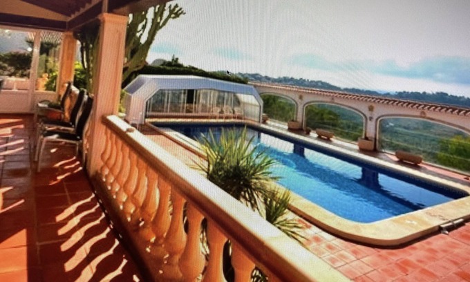 Javea Villa | 5 br villa. lg Pool Mountain top views next to national park. 10 min to beach.