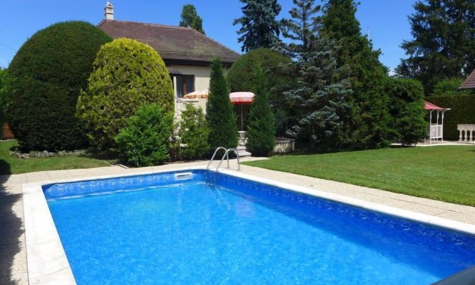 Genthod House | 5, chemin de la Pralay by Interhome